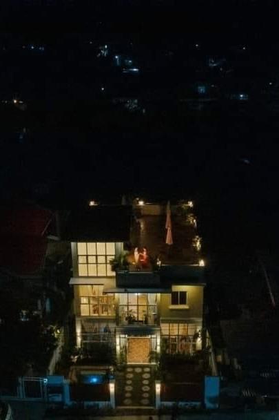 Rich-Vania Suites เจเนอรัลลูนา ภายนอก รูปภาพ