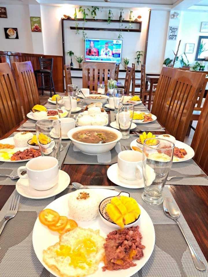 Rich-Vania Suites เจเนอรัลลูนา ภายนอก รูปภาพ